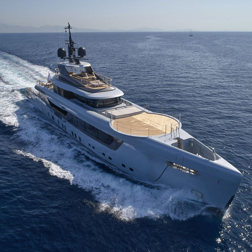 Megayate de crucero - M/Y GECO - Admiral yachts - raised pilothouse / con 12 camarotes / de aluminio