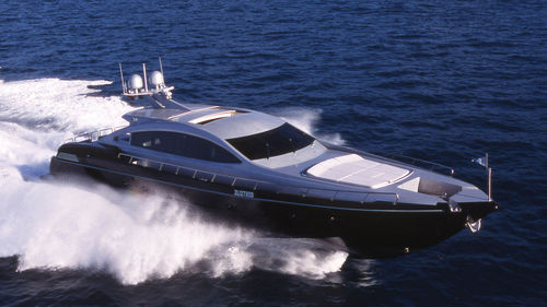 Yate a motor de crucero - M/Y JET - Admiral yachts - con hard-top / casco de planeo / de aluminio