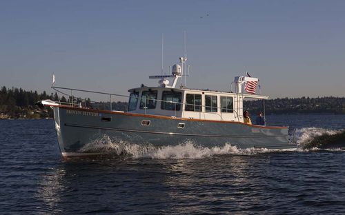 Trawler intraborda - Moon River 48 - Devlin - diésel / de semidesplazamiento / con caseta de timón