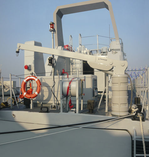 Pescante para barco - G 340 - G 341 - Besenzoni SpA - para yate / hidráulico / pivotante