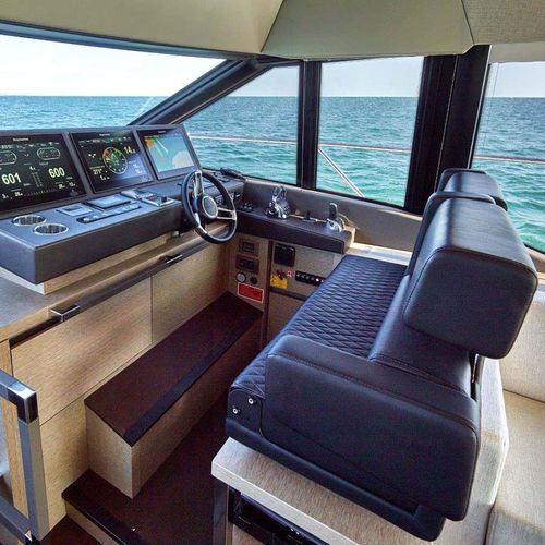 Asiento piloto - P 232 DRAGONFLAY DOUBLE - Besenzoni SpA - semisentado / para barco / con reposabrazos
