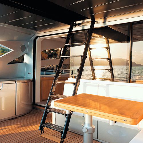 Escalera para barco - SI 511 - Besenzoni SpA - retráctil / para flybridge / de carbono