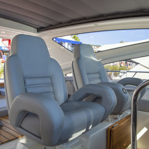 Asiento piloto - P 416 PRESIDENT  - Besenzoni SpA - para barco / con reposabrazos / ajustable