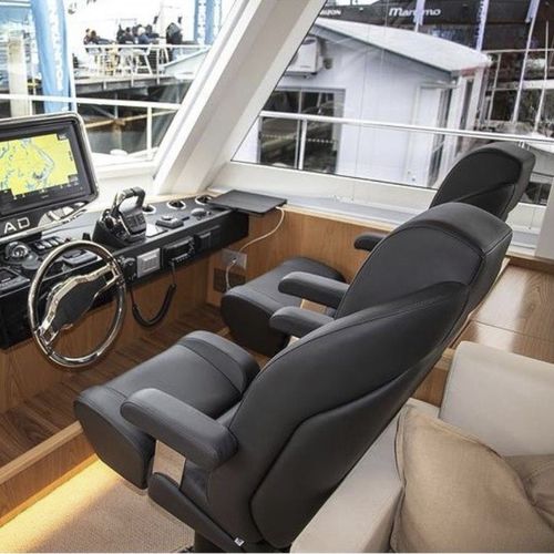 Asiento piloto - P 460 LADYBIRD - Besenzoni SpA - para yate / con reposabrazos / ajustable