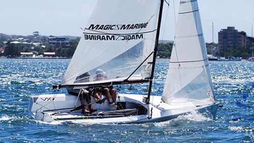 Barco de vela ligera doble - VX One - Mackay Boats - skiff / de regata