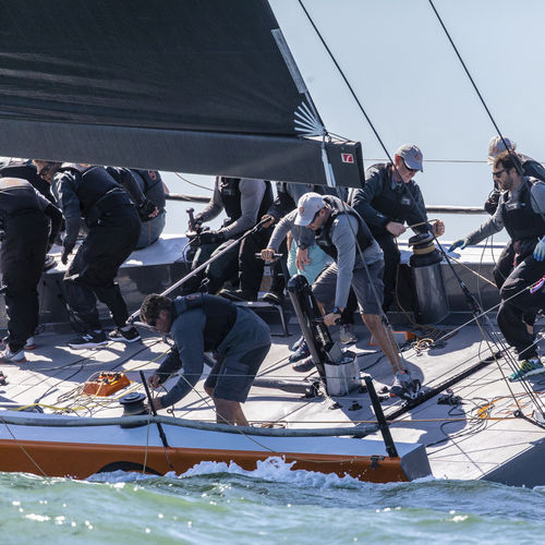 Botavara para velero - Hall Spars & rigging - para sailing-yacht / a medida / de carbono
