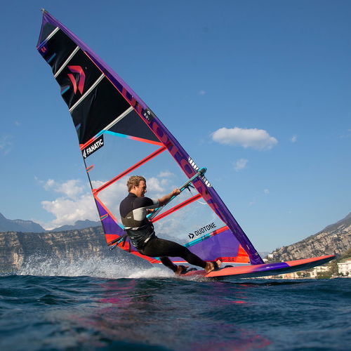 Tabla de windsurf de velocidad - Falcon  - Fanatic - de slalom / nivel intermedio