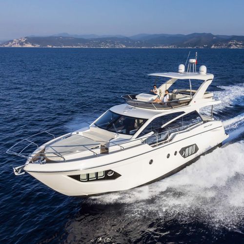 Barco cabinado POD IPS - 50 FLY - Absolute Yachts - bimotor / con fly / 14 personas máx.