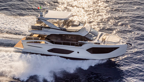 Yate a motor de crucero - 56 FLY - Absolute Yachts - con fly / POD IPS / con 3 camarotes