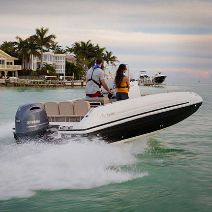 Barco open fueraborda - CC 21 OB - Hurricane - con consola central / de pesca deportiva / 10 personas máx.