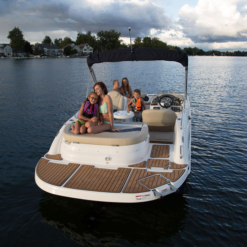 Deck-boat intraborda - SS 202 I/O - Hurricane - de wakeboard / 12 personas máx. / con solárium