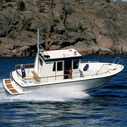 Walkaround intraborda - 23 - Targa - con caseta de timón / de pesca deportiva / con solárium