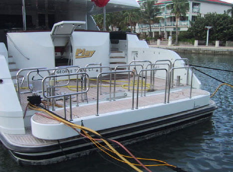 Pasarela para yate - INTEGRATED - Nautical Structures - pivotante / hidráulica / ligera