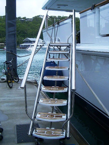 Escalera para yate - Nautical Structures - lateral / de acceso a bordo / de acero inoxidable