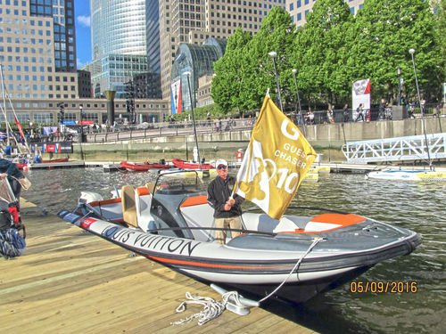 Embarcación neumática fueraborda - 8.5m  - Hysucat - bimotor / RIB / con consola central