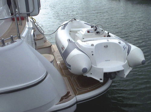 Plataforma elevadora - 3 - H+B technics - para barco / de acero inoxidable / controlada a distancia