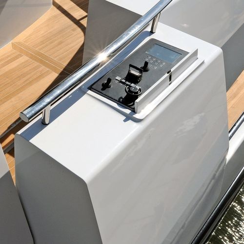 Panel de mando para yate - Cramm Yachting Systems BV - de proa / de popa / táctil