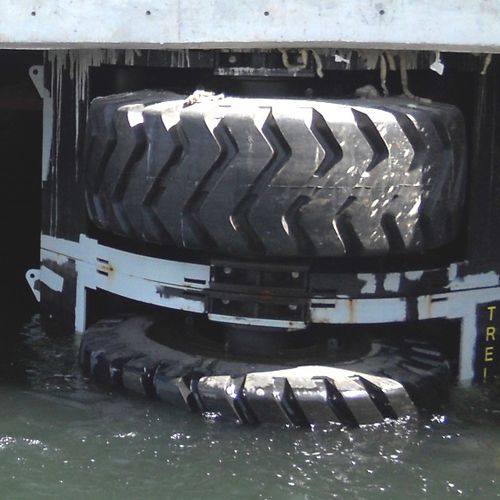 Defensa para puerto - WF series - Trelleborg Marine and Infrastructure - de muelle / rueda / Dropstitch