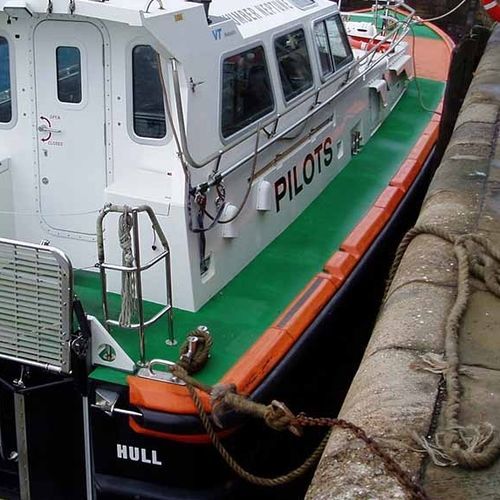 Defensa para barco de trabajo - SBF - Trelleborg Marine and Infrastructure - para pantalán / de célula cerrada