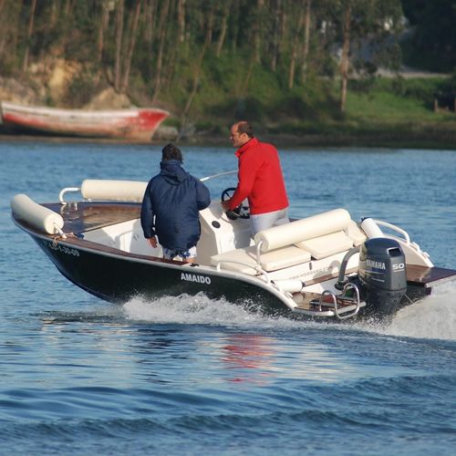 Barco open fueraborda - 500 - MOGGARO ALUMINIUM YACHTS - con consola lateral / de pesca deportiva / de aluminio