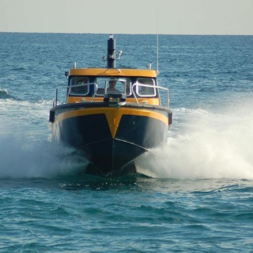 Barco open intraborda - M 900 - MOGGARO ALUMINIUM YACHTS - con cockpit cerrado / de aluminio / 18 personas máx.