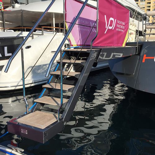 Pasarela para yate - SEAWALK SWS4 - Hydromar Marine Equipment bv - telescópica / pivotante / abatible