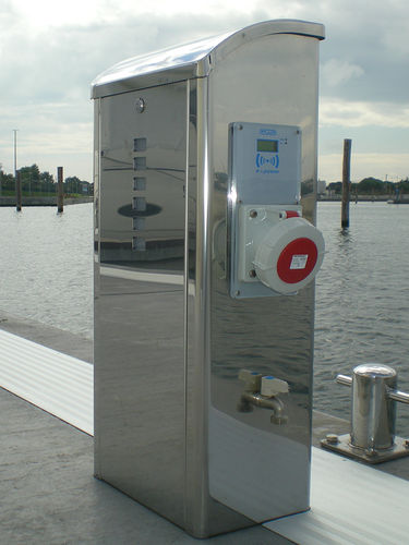 Torreta con iluminación integrada - S700-XL - Plus Marine - de suministro eléctrico / de suministro de agua / para pantalán