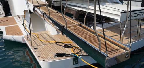 Pasarela para yate - MULTI  - Sanguineti Chiavari produzione articoli nautici s. - telescópica / manual / con mando a distancia
