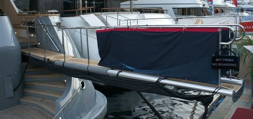 Pasarela de yate - SIRIUS - Sanguineti Chiavari produzione articoli nautici s. - telescópica / pivotante / motorizada