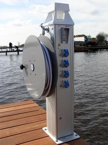 Torreta de suministro eléctrico - Atlantic - Seijsener Harbour Services - de suministro de agua / para pantalán / con enrollador de tubo