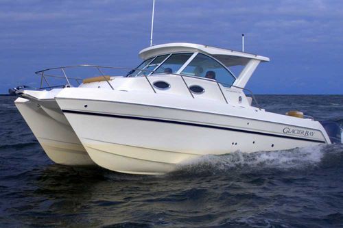 Cabin-cruiser catamarán - Glacier Bay Edition 2780 - World Cat - fueraborda / bimotor / con hard-top