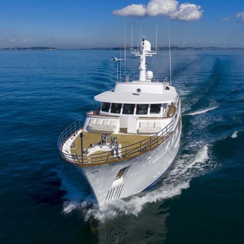 Yate a motor de crucero - ESPIRITU SANTO - Ocea - clásico / con caseta de timón / con 4 camarotes