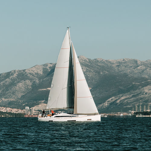 Velero de crucero - S46 - Salona yachts - con 3 camarotes / con 4 camarotes / con bauprés