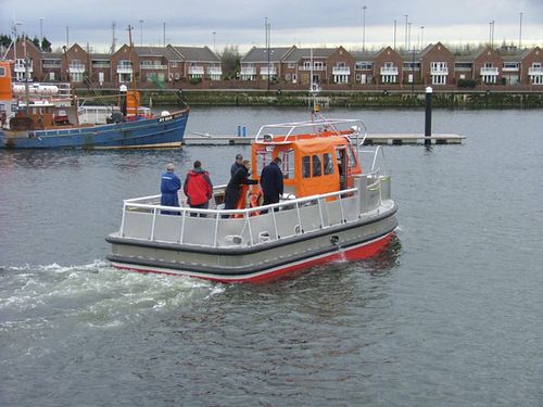 Barco profesional embarcación de servicio offshore - ALN 057 'T/T Seabulk Angola’ - Alnmaritec - catamarán / hidrojet intraborda / de aluminio