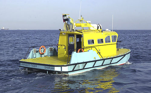 Barco profesional barco de vigilancia - ALN 034 ‘Lamnalco Tiger’ - Alnmaritec - catamarán / hidrojet intraborda / de aluminio