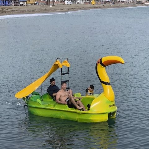 Hidropedal para 4 personas - Gran Tucán - AVENTURAS AQUATICAS - LA NORIA - con tobogán