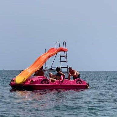 Hidropedal para 4 personas - HIDROFERRARI - AVENTURAS AQUATICAS - LA NORIA - de polietileno / con tobogán / para empresas de alquiler