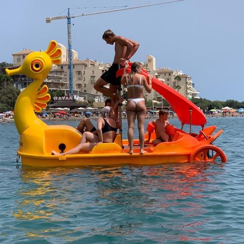 Hidropedal para 4 personas - Gran Caballito de Mar - AVENTURAS AQUATICAS - LA NORIA - con tobogán