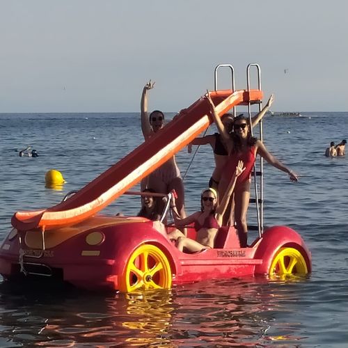 Hidropedal para 4 personas - HIDROBEETLE - AVENTURAS AQUATICAS - LA NORIA - de polietileno / con tobogán / motorizado
