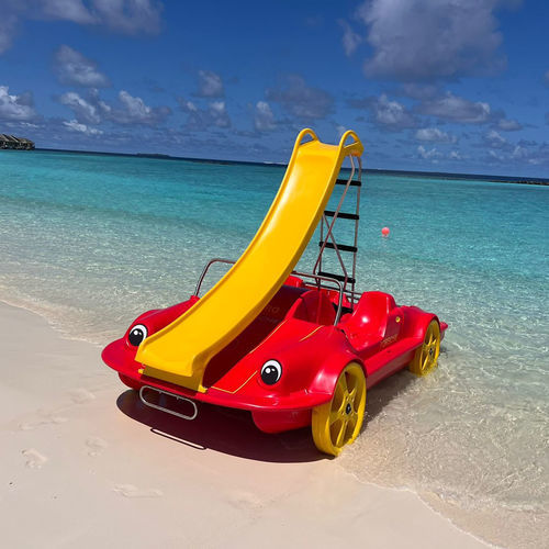Hidropedal para 5 personas - HidroPorsche - AVENTURAS AQUATICAS - LA NORIA - de polietileno / amarillo / rojo