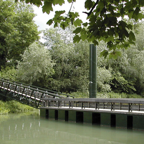 Pasarela para puerto deportivo - WITH LOOKOUT PLATFORM - Metalu Industries International - flotante / con baranda