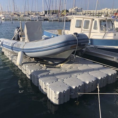 Pantalán flotante - MARINEFLOOR EUROPE - modular / para amarre en seco de motos acuáticas / para puerto deportivo