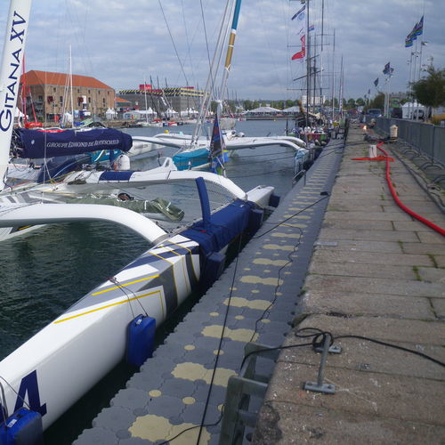Pantalán flotante - MARINEFLOOR EUROPE - modular / de trabajo / para puerto deportivo
