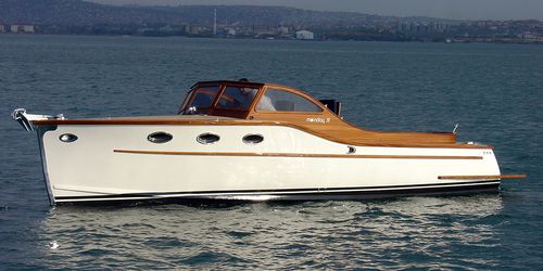 Runabout intraborda - BOSPHORUS 31 ROYAL  - Moonday Yachts - con doble consola / open / con camarote