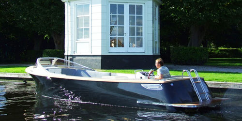 Embarcación auxiliar para yates intraborda - 27 TRENDER - Moonday Yachts - con consola central / open / con solárium