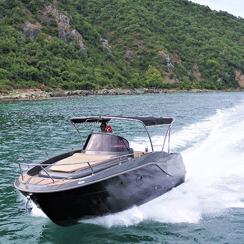 Cabin-cruiser fueraborda - 780 WA - Moonday Yachts - gasolina / bimotor / casco de planeo