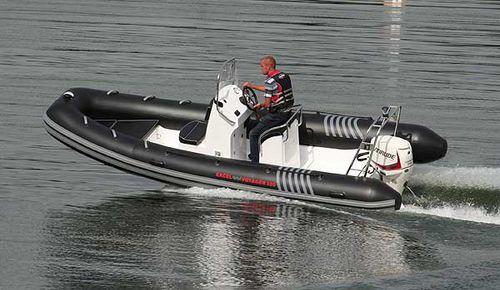 Embarcación neumática fueraborda - VOYAGER SR520 - Excel Inflatables - semirrígida / con consola central / 7 personas máx.