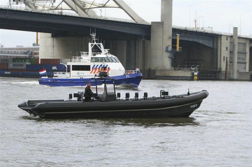 Barco profesional intraborda - MR-1150 COMMANDO - Madera Ribs - embarcación neumática semirrígida