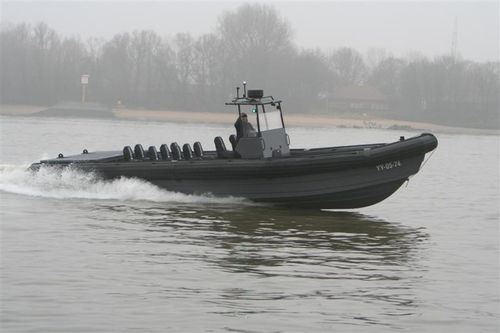 Barco profesional intraborda - MR-1250 COMMANDO - Madera Ribs - fueraborda / embarcación neumática semirrígida