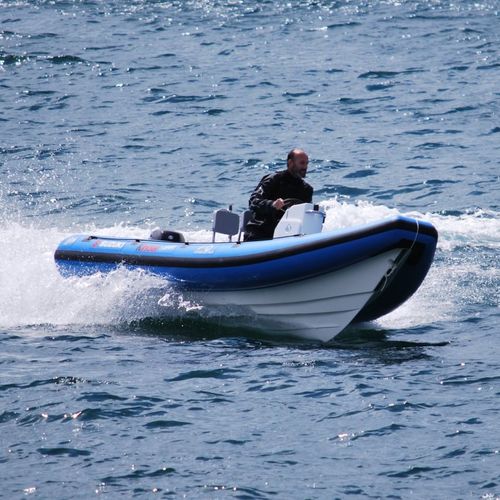 Embarcación neumática fueraborda - F-10 - Veryslenderrib - RIB / con consola central / open